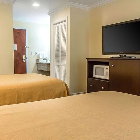 Quality Inn Near Mountain Creek Vernon Exterior photo