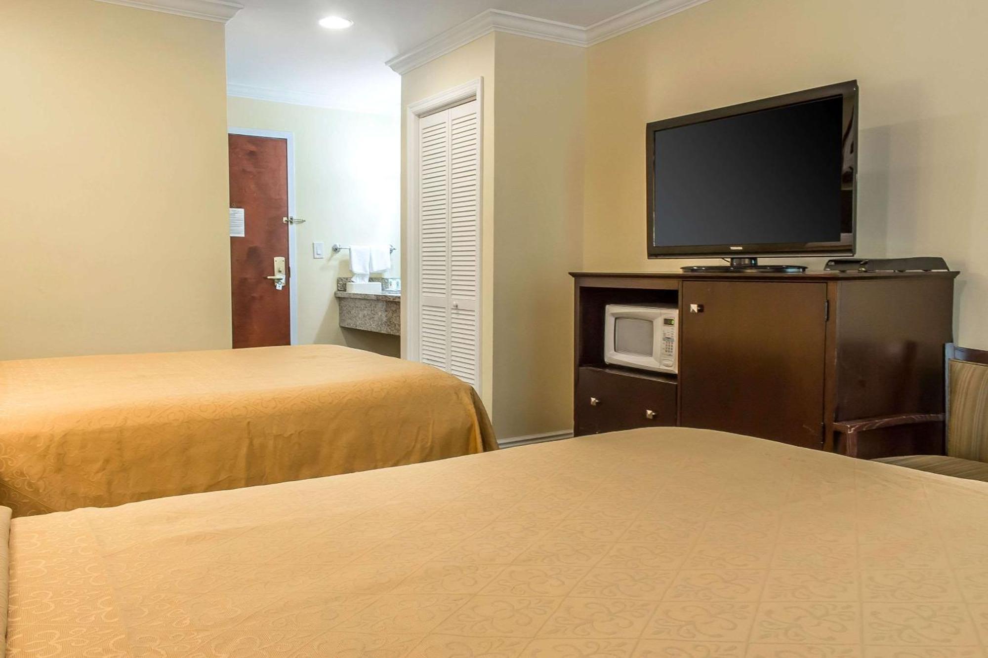 Quality Inn Near Mountain Creek Vernon Exterior photo