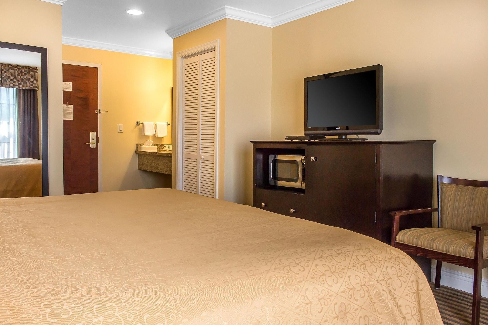 Quality Inn Near Mountain Creek Vernon Exterior photo
