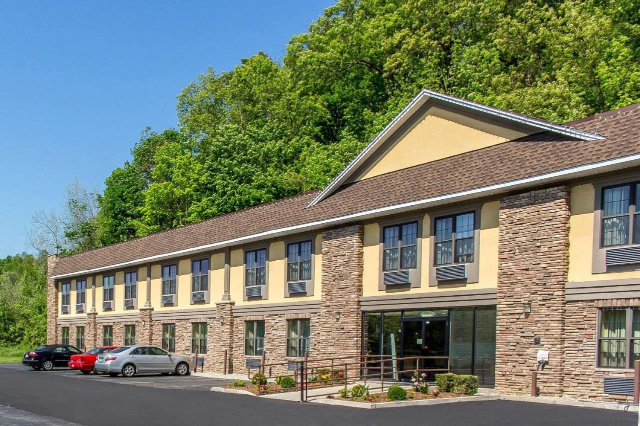 Quality Inn Near Mountain Creek Vernon Exterior photo
